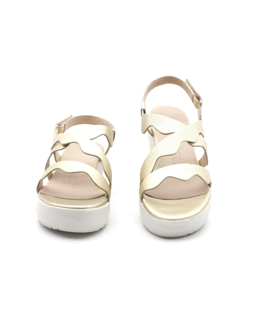 Shop L'Empreinte Chaussures WONDERS D8280 or