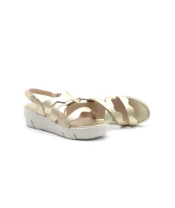 Shop L'Empreinte Chaussures WONDERS D8280 or